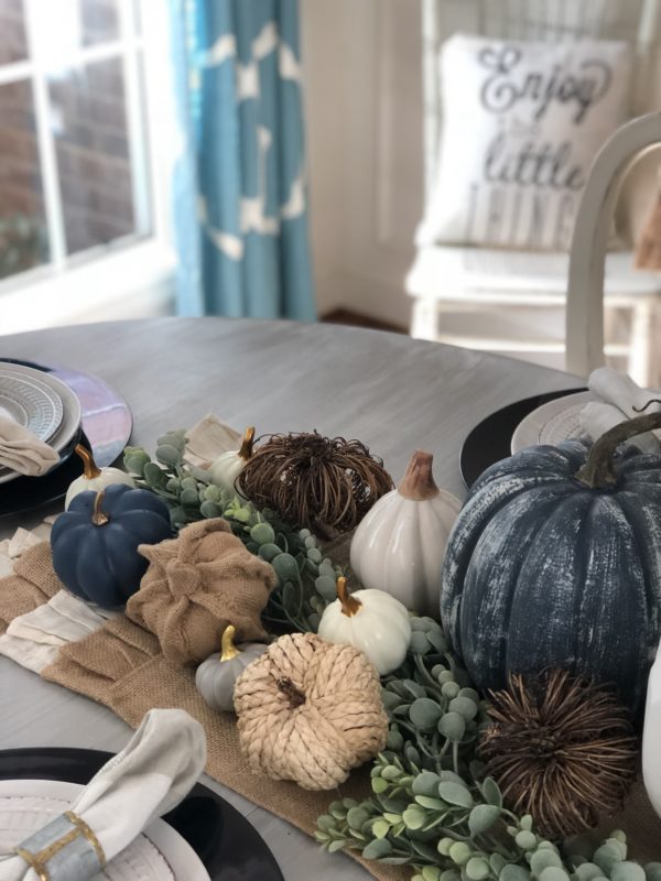 My fall dining room, inspired by Navy Blue pumpkins! The easy way to ...