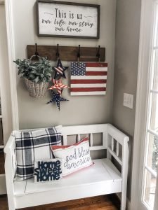 Easy pallet wood decor- used in the entry of my home for patriotic deco