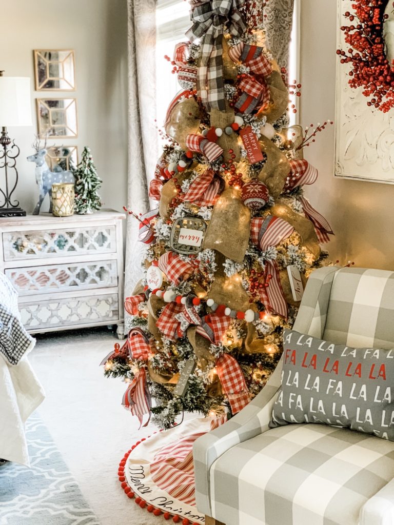 Cozy Christmas bedroom decor ideas to add some holiday cheer ...