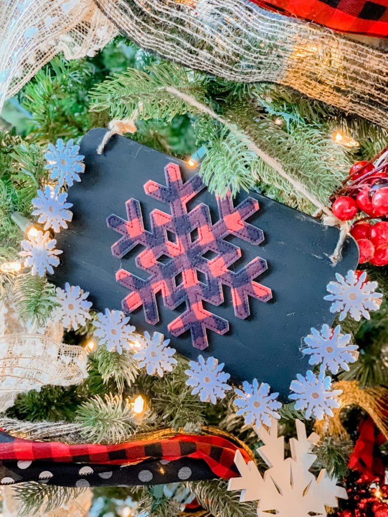 5 minute Christmas ornament craft snowflake fun! Wilshire Collections