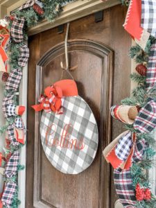 Christmas front porch decorations for a festive look!