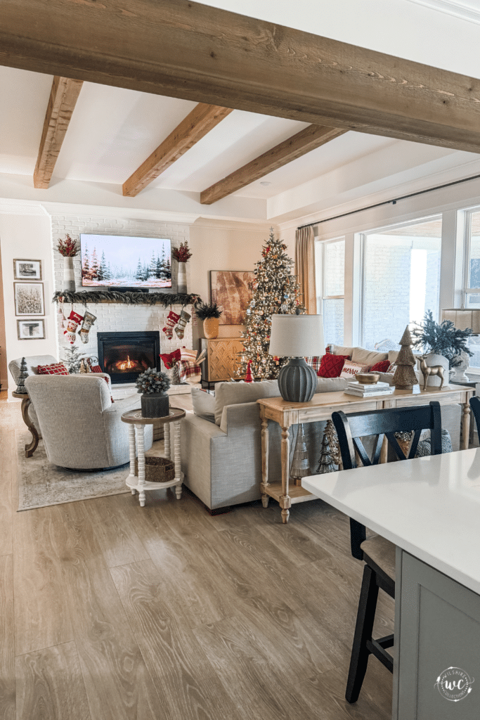 Festive Christmas living room decorating ideas