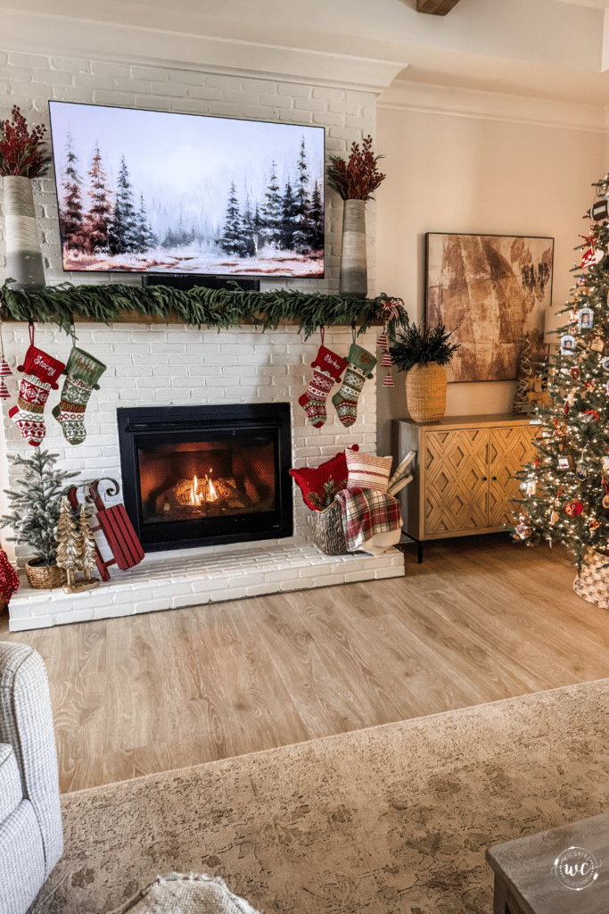 Festive Christmas living room decorating ideas