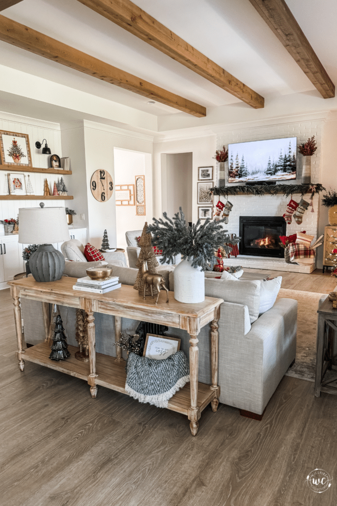 Festive Christmas living room decorating ideas