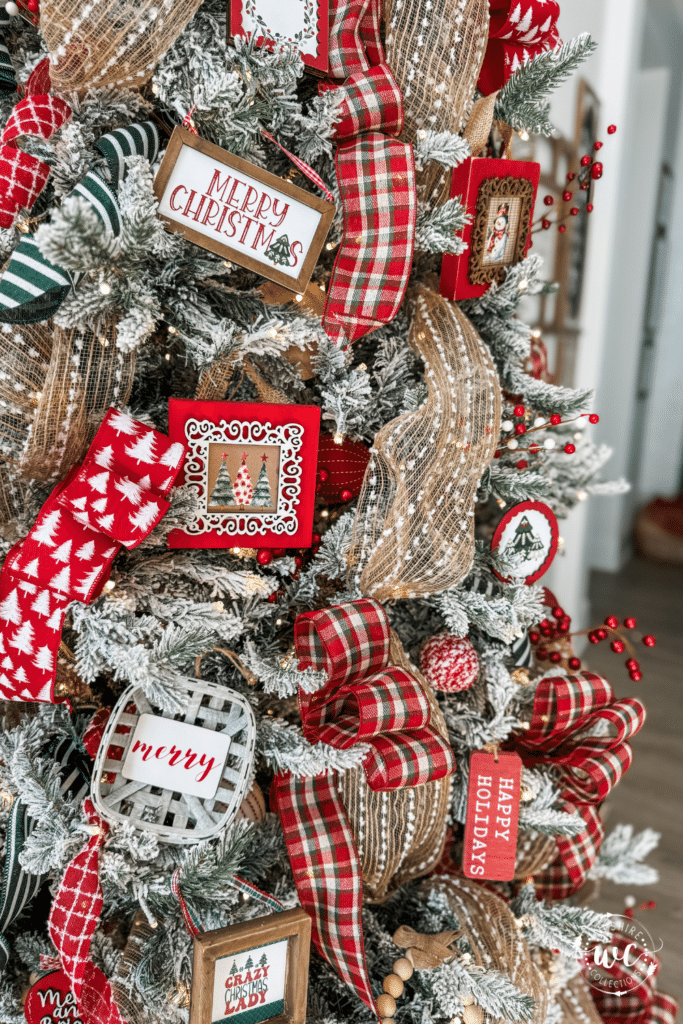 Traditional themed Christmas Tree 