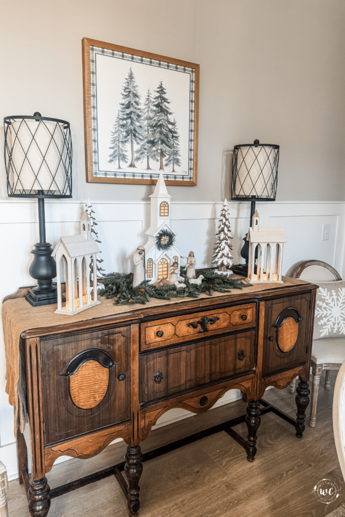 Christmas Dining Room Decor in Silver and Gold 