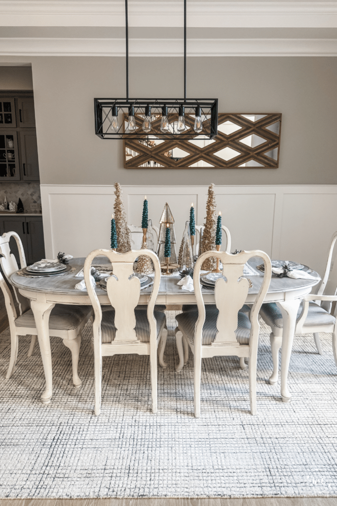 Christmas Dining Room Decor in Silver and Gold