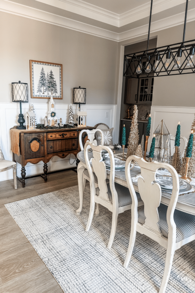 Christmas Dining Room Decor in Silver and Gold