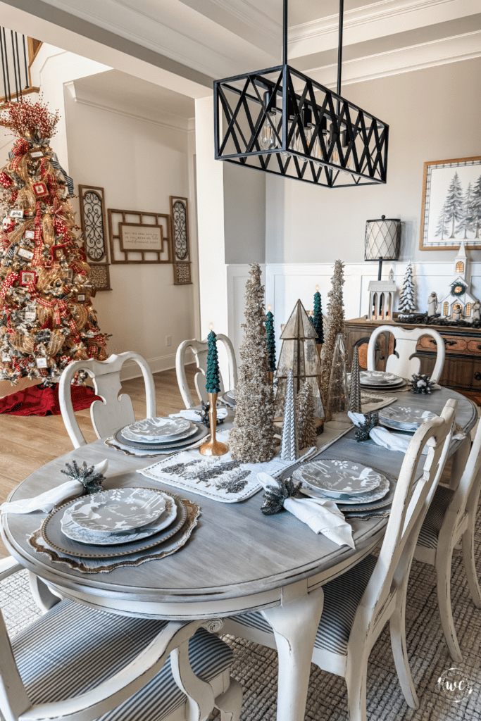 Christmas Dining Room Decor in Silver and Gold 