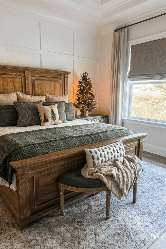 How to add Bedroom Christmas decor to your room 