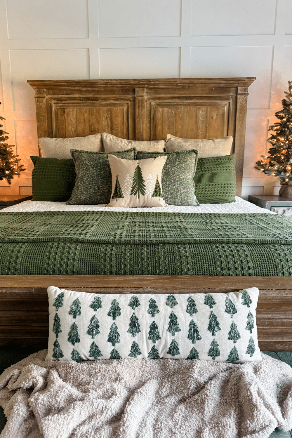 How to add Bedroom Christmas decor to your room